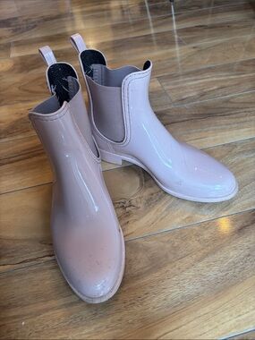 Women's Blush Pink Chelsea Ankle Rain Boots
